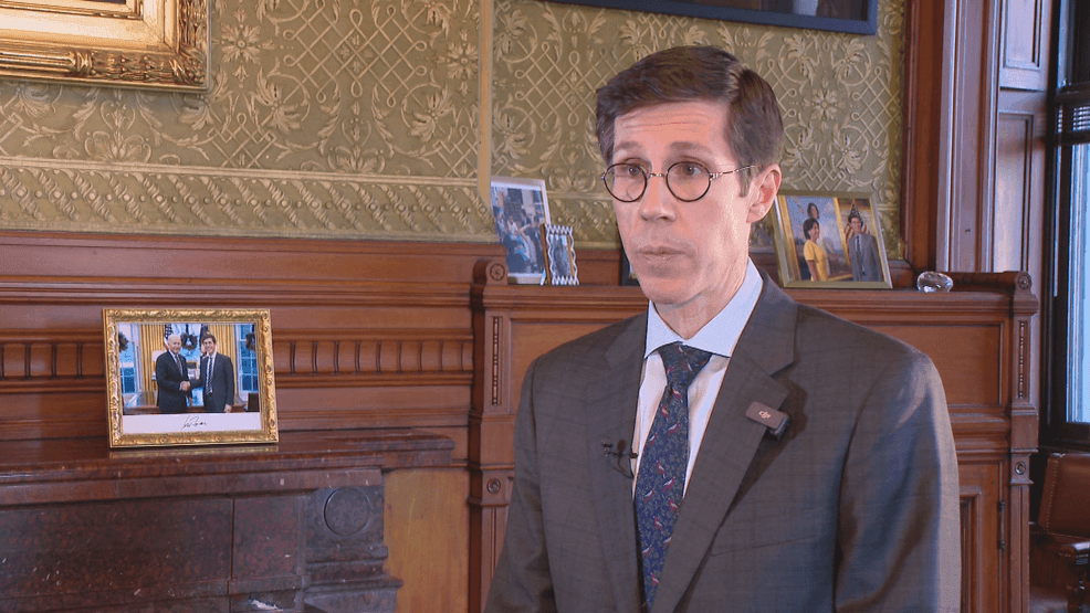 Providence Mayor Brett Smiley talks about the steps the city is taking in the aftermath of the shooting at Brown University. (WJAR){p}{/p}