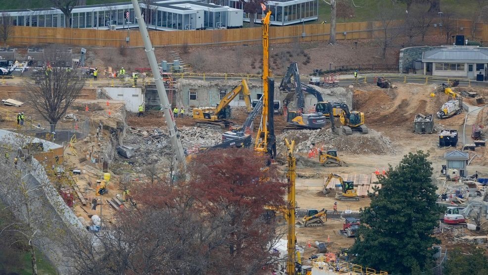 Work continues on the construction of the ballroom at the White House, Tuesday, Dec., 9, 2025, in Washington, where the East Wing once stood. (AP Photo/Pablo Martinez Monsivais)