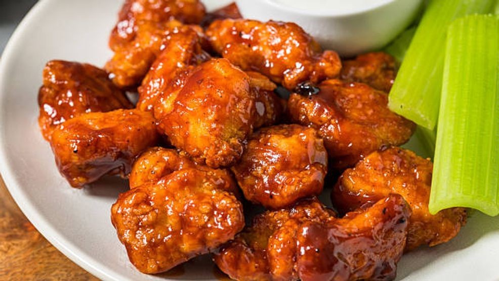 “Words can have multiple meanings,” Judge Tharp wrote, pointing out that the term “buffalo wing” refers to the sauce rather than indicating buffalo meat. He added that the plaintiff “did not ‘drum’ up enough factual allegations to state a claim.” File photo: Getty Images.