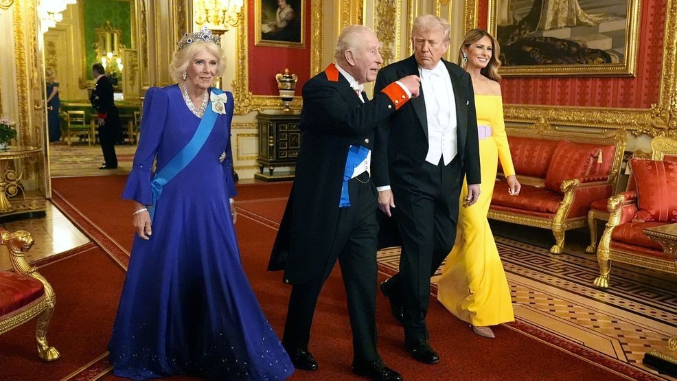 WINDSOR, ENGLAND - SEPTEMBER 17:  U.S. President Donald Trump, (2nd R) First Lady Melania Trump, (R) King Charles III and Queen Camilla (L) arrive for the State Banquet hosted by King Charles III and members of the Royal Family at Windsor Castle during the state visit by the President of the United States of America on September 17, 2025 in Windsor, England. President Trump is in England from Sept. 16-18 on his second UK state visit, with the previous one taking place in 2019 during his first presidential term.  (Photo by Aaron Chown-WPA Pool/Getty Images)