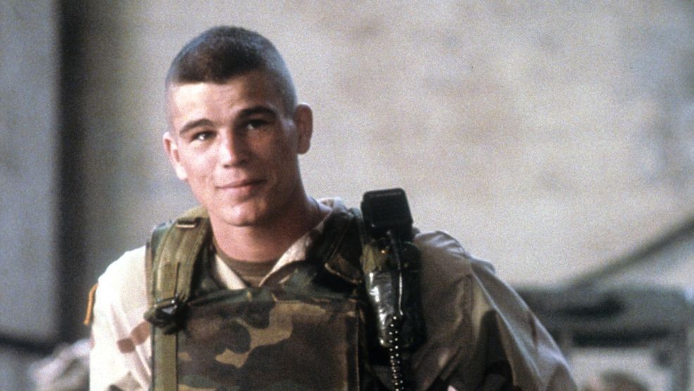 Josh Hartnett dressed in a combat uniform in a scene from the film 'Black Hawk Down', 2001. (Photo by Revolution Studios/Getty Images)