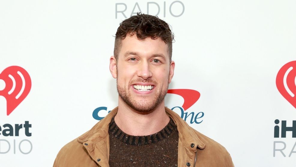INGLEWOOD, CALIFORNIA - DECEMBER 03: (EDITORIAL USE ONLY) Clayton Echard attends iHeartRadio 102.7 KIIS FM's Jingle Ball 2021 presented by Capital One at The Forum on December 03, 2021 in Los Angeles, California. (Photo by Matt Winkelmeyer/Getty Images for iHeartRadio)