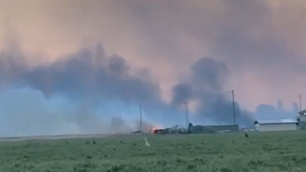 Several law enforcement officers injured responding to fire in Mountain Home, Idaho (CBS2 viewer photo)