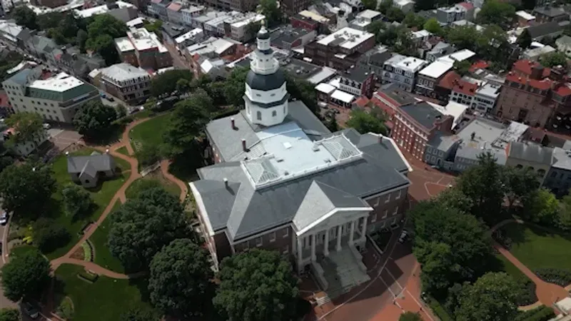 Aerial view of Maryland's State House in Annapolis.png